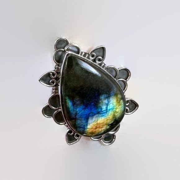 Labradorite Ring, Sterling Silver,Large Stone, Big Statement, Size 7 3/4 - Picture 2 of 6